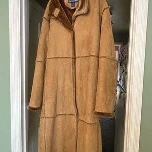 Herman Kay Women's Tan Coat. 3X. Vintage. Faux suede and shearling lining. LOOS